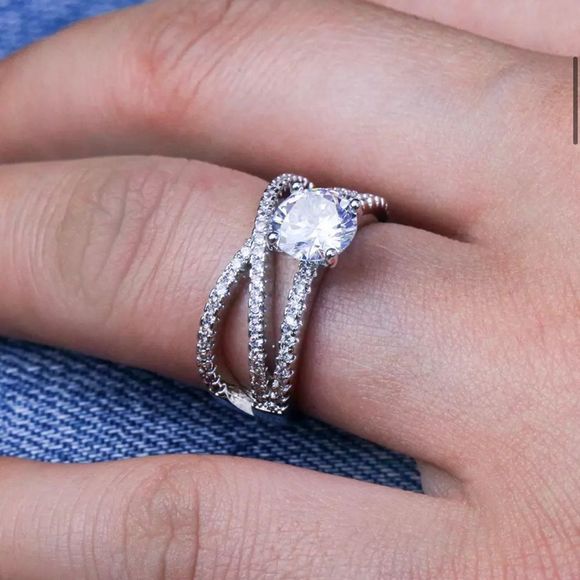 ✨💍925 Sterling Silver Cross Wrap Diamond Ring - Picture 3 of 6